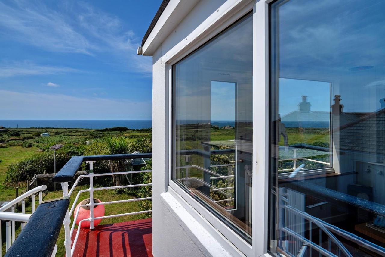 Finest Retreats - The Watchtower At Western Watch Lower Boscaswell Bagian luar foto